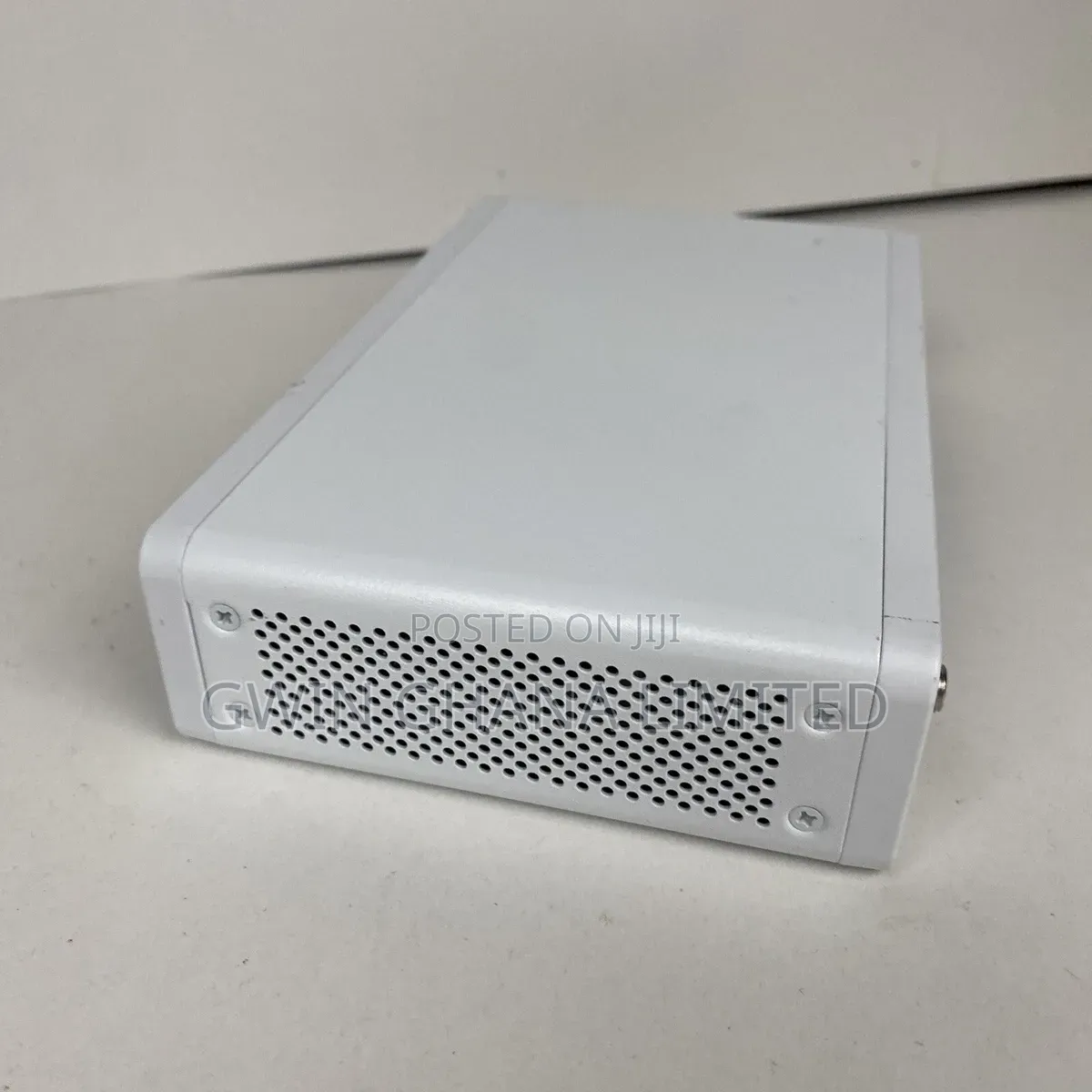 Sophos XG 86 VPN Firewall Router .Firewall Throughput: 3,100 MBPS [1