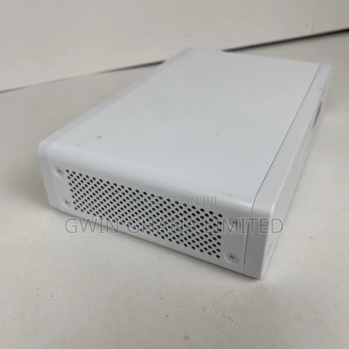 Sophos XG 86 VPN Firewall Router .Firewall Throughput: 3,100 MBPS [1