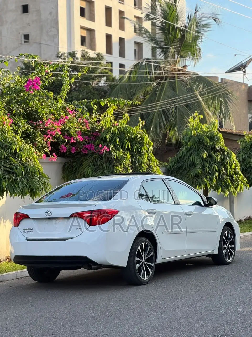 Toyota Corolla SE (1.8L 4cyl 2A) 2018 White