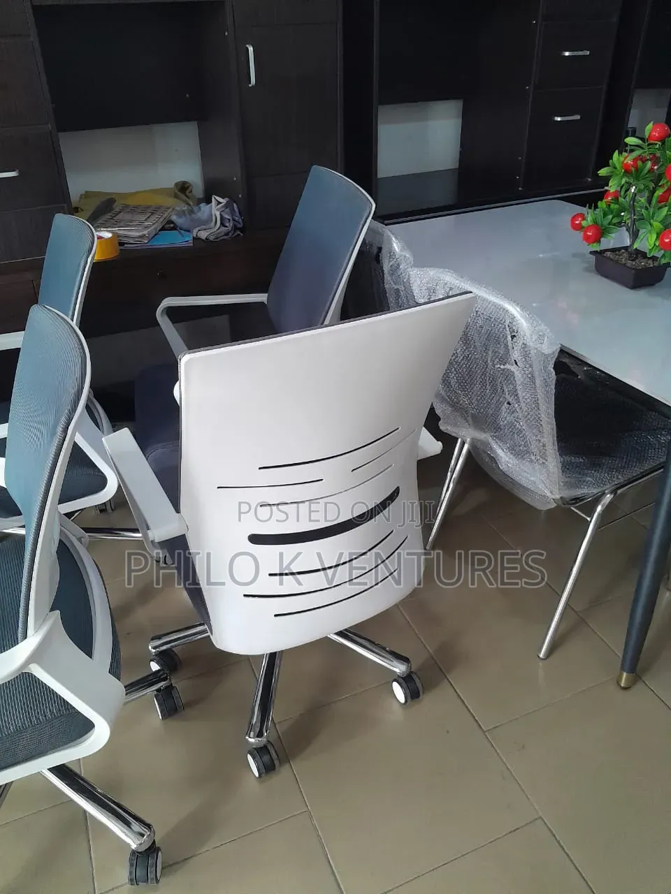 Office Swivel White Chair