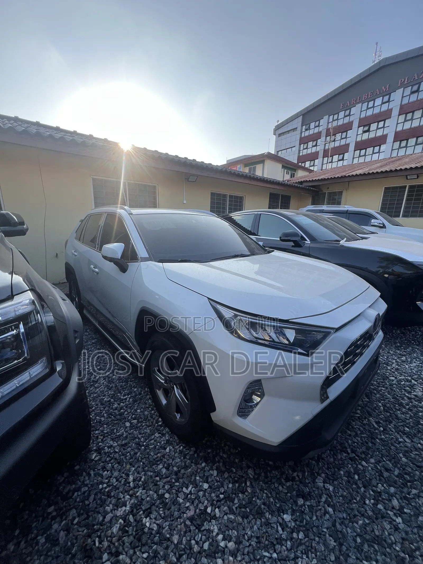 Toyota RAV4 LE FWD 2020 White