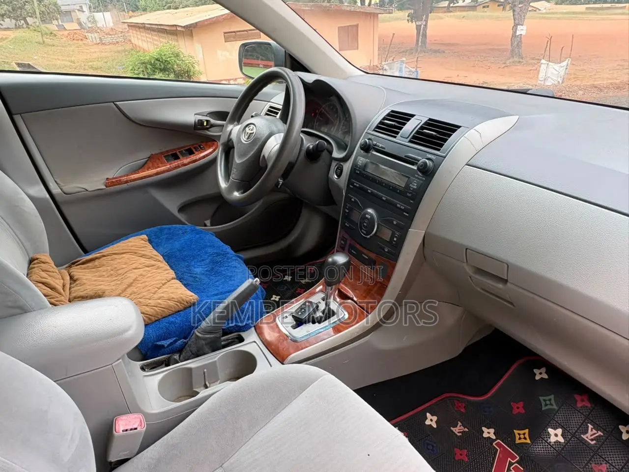 Toyota Corolla 2009 White
