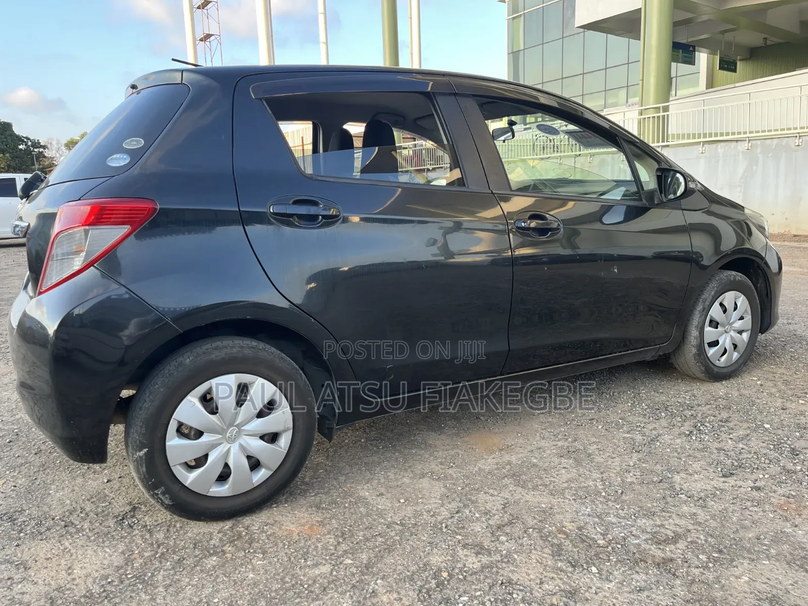 Toyota Vitz 1.3 FWD 5dr 2012 Black