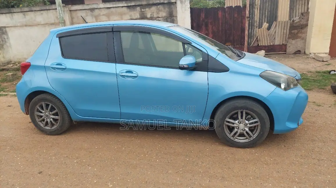 Toyota Vitz 2015 Blue