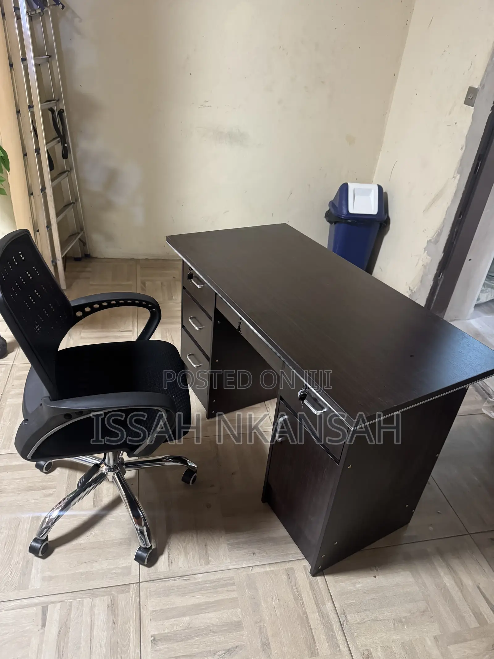 Luxury Office Desk and 2 Chairs