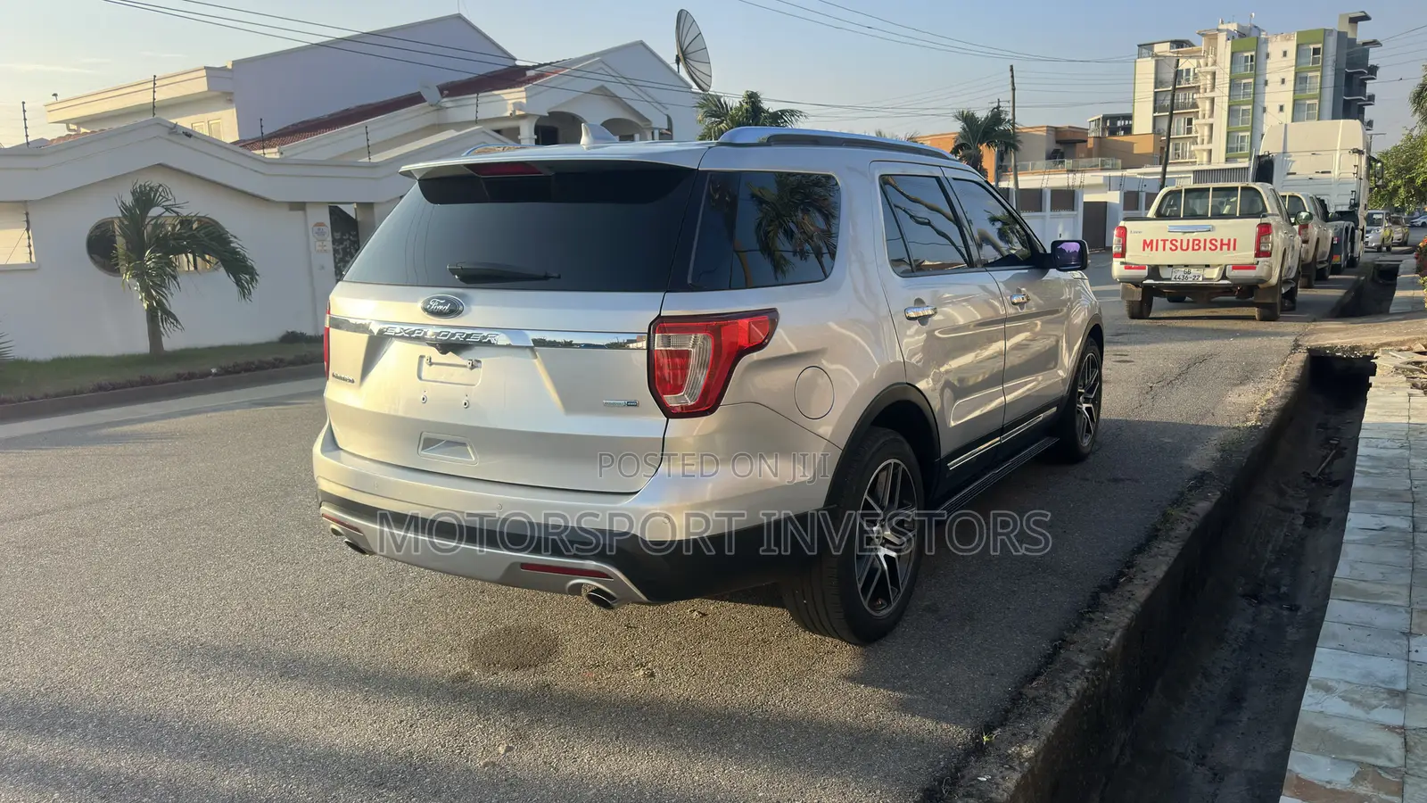 Ford Explorer Limited 4dr SUV (3.5L 6cyl 6A) 2016 Silver
