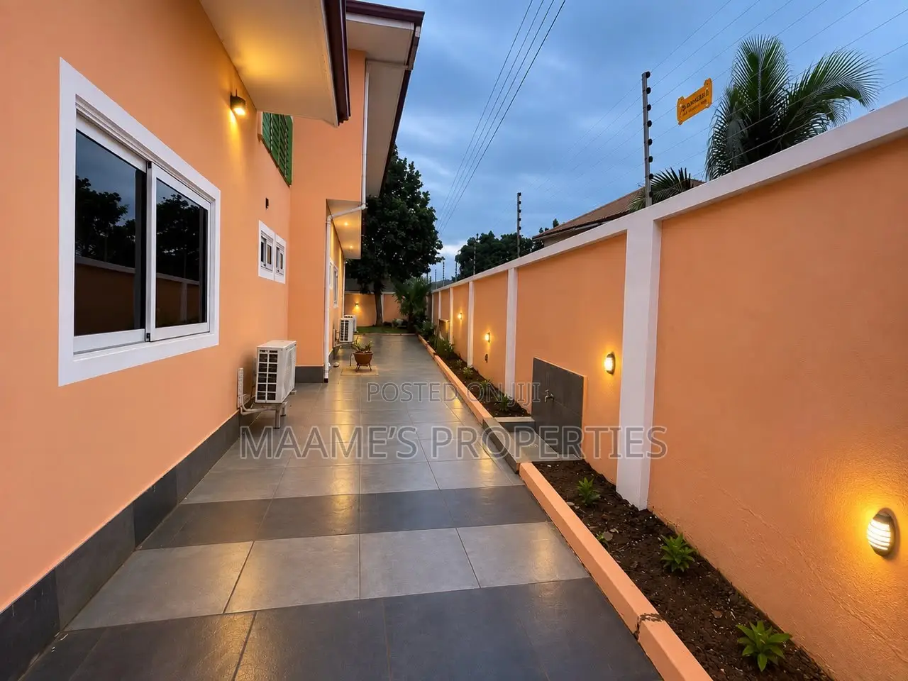 6bdrm Duplex in Oyarifa for rent