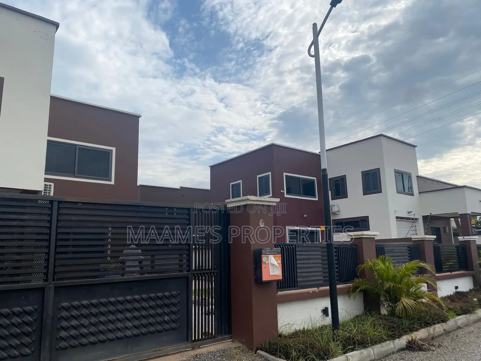 4bdrm Duplex in Adenta for rent