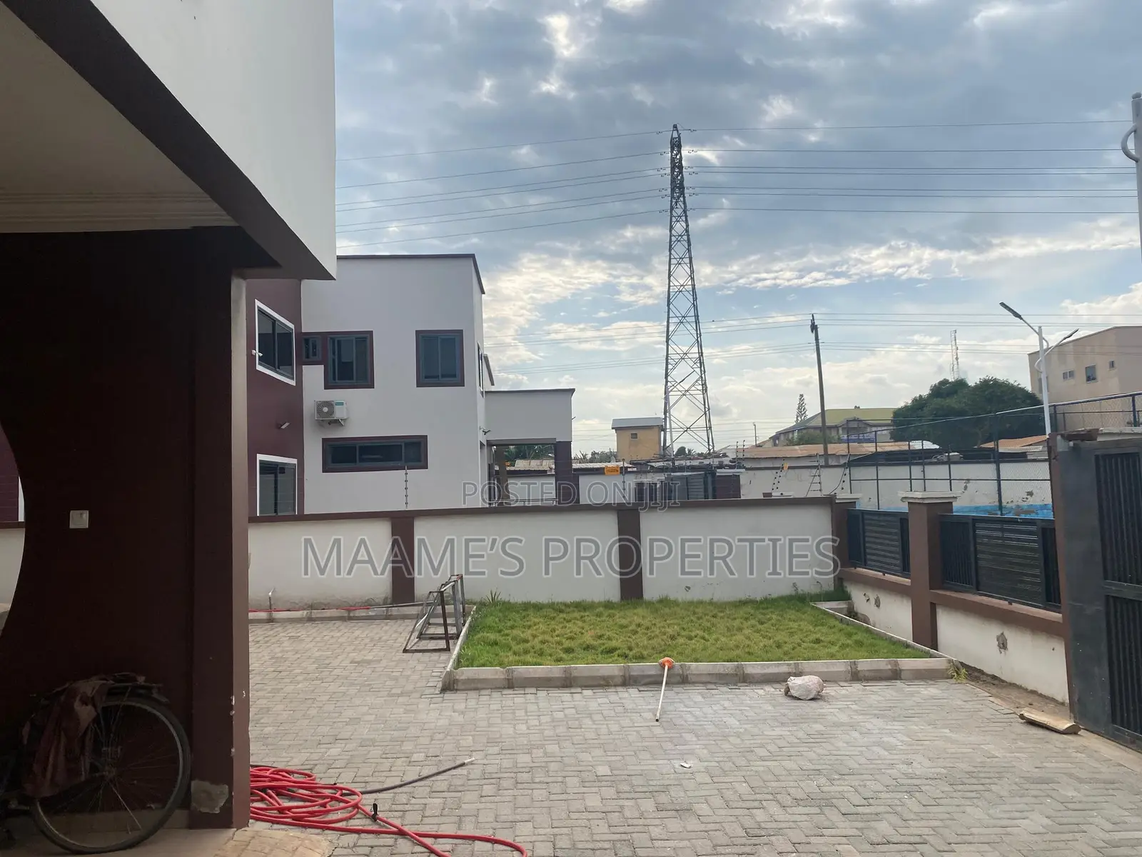 4bdrm Duplex in Adenta for rent