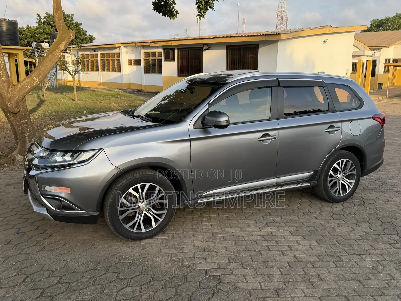Mitsubishi Outlander SE FWD 2018 Gray