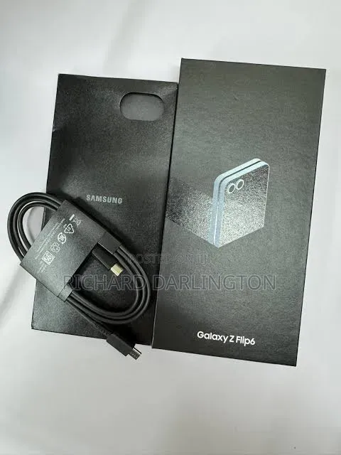New Samsung Galaxy Z Flip6 256 GB Black