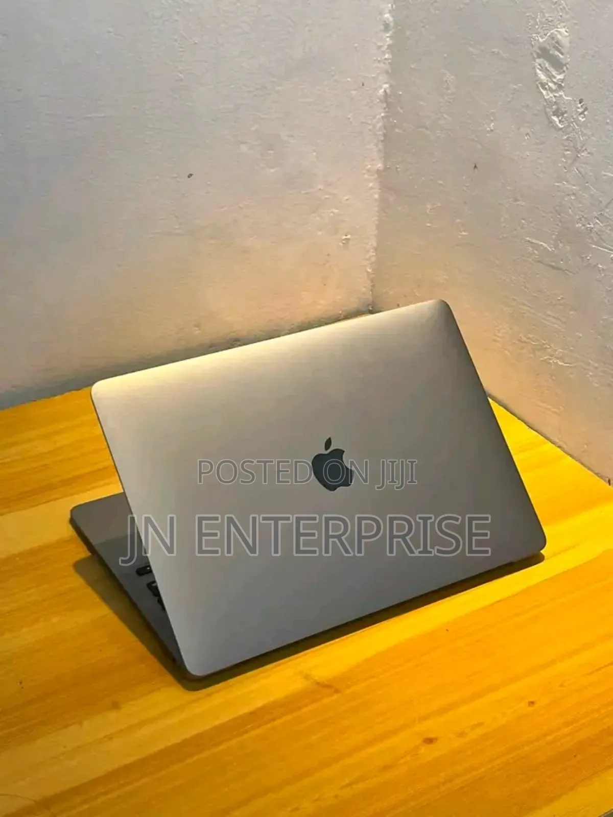 New Laptop Apple MacBook Air 2020 8GB Intel Core i5 SSD 512GB