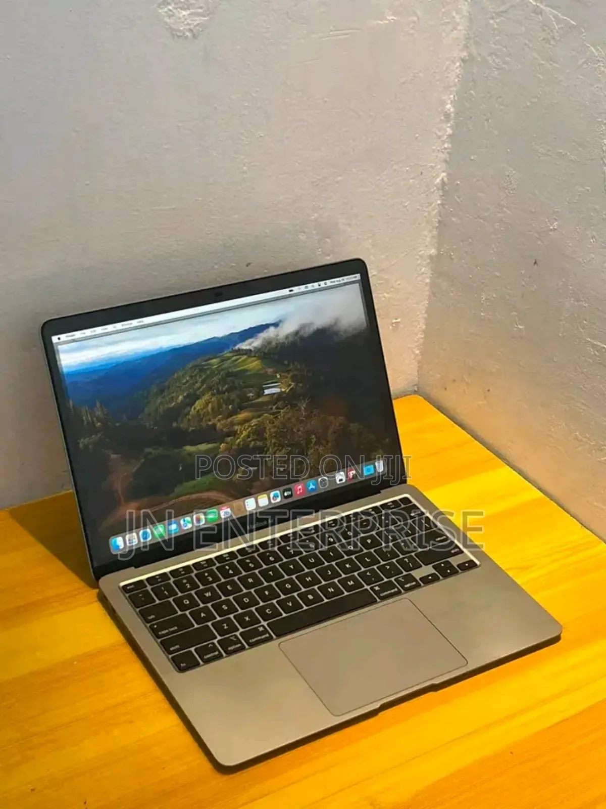 New Laptop Apple MacBook Air 2020 8GB Intel Core i5 SSD 512GB