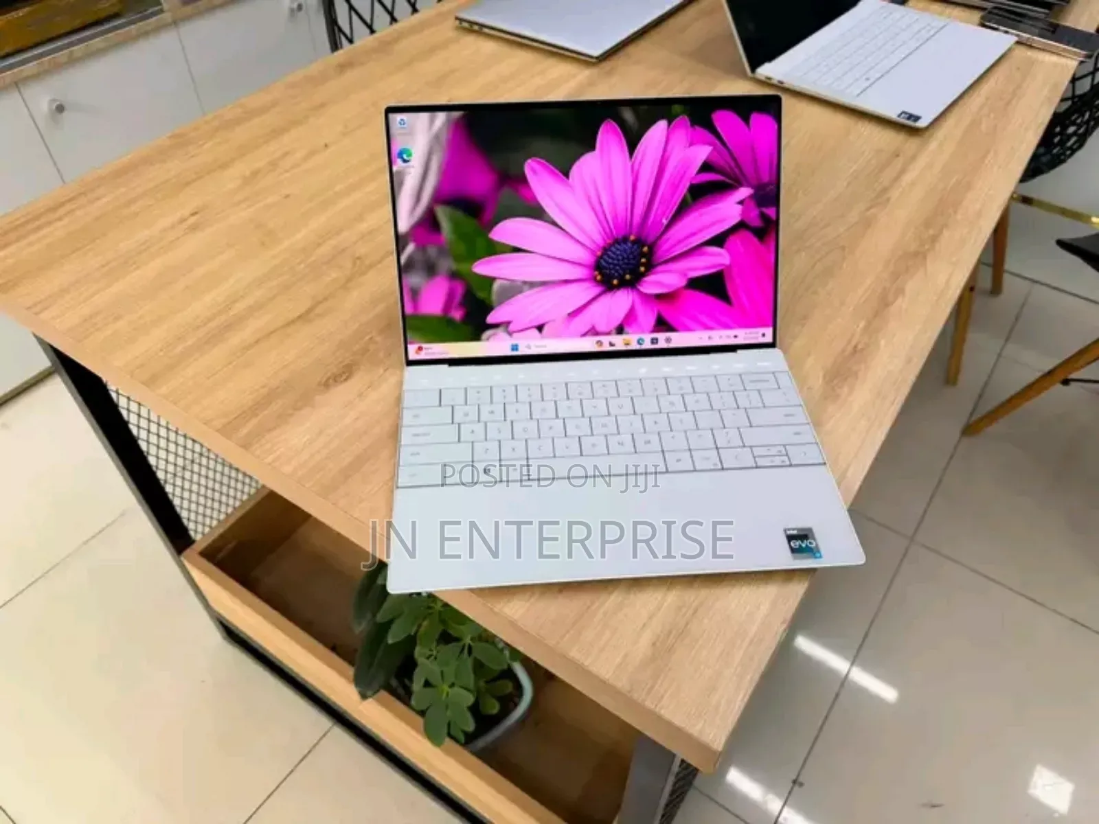 New Laptop Dell XPS 13 16GB Intel Core i7 SSD 512GB