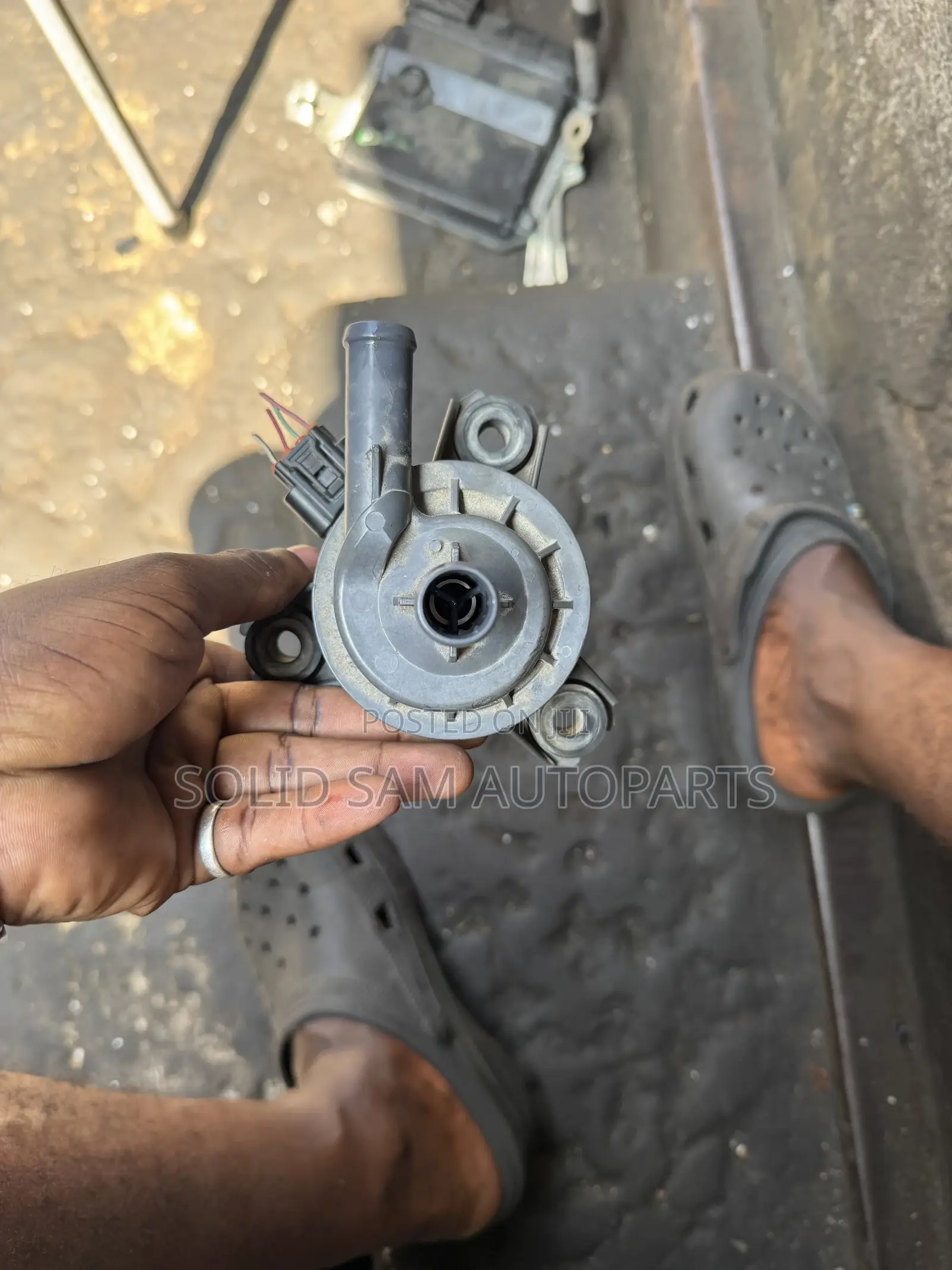 Engine Electric Auxiliary Coolant Water Pump for Toyota