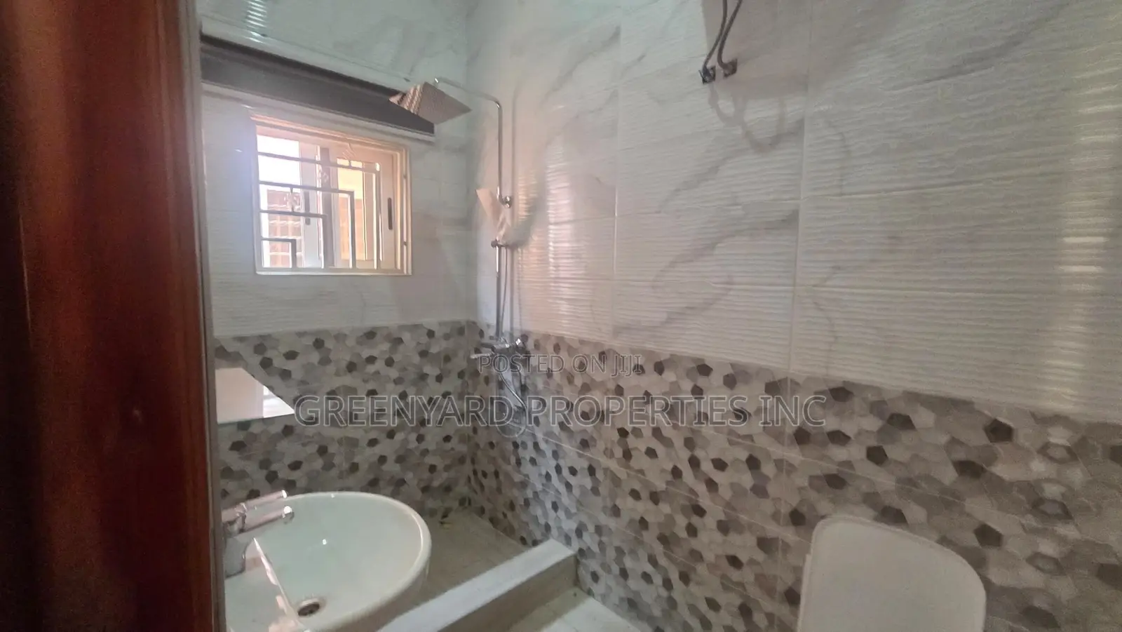 3bdrm House in Ghana Flag, Oyarifa for sale