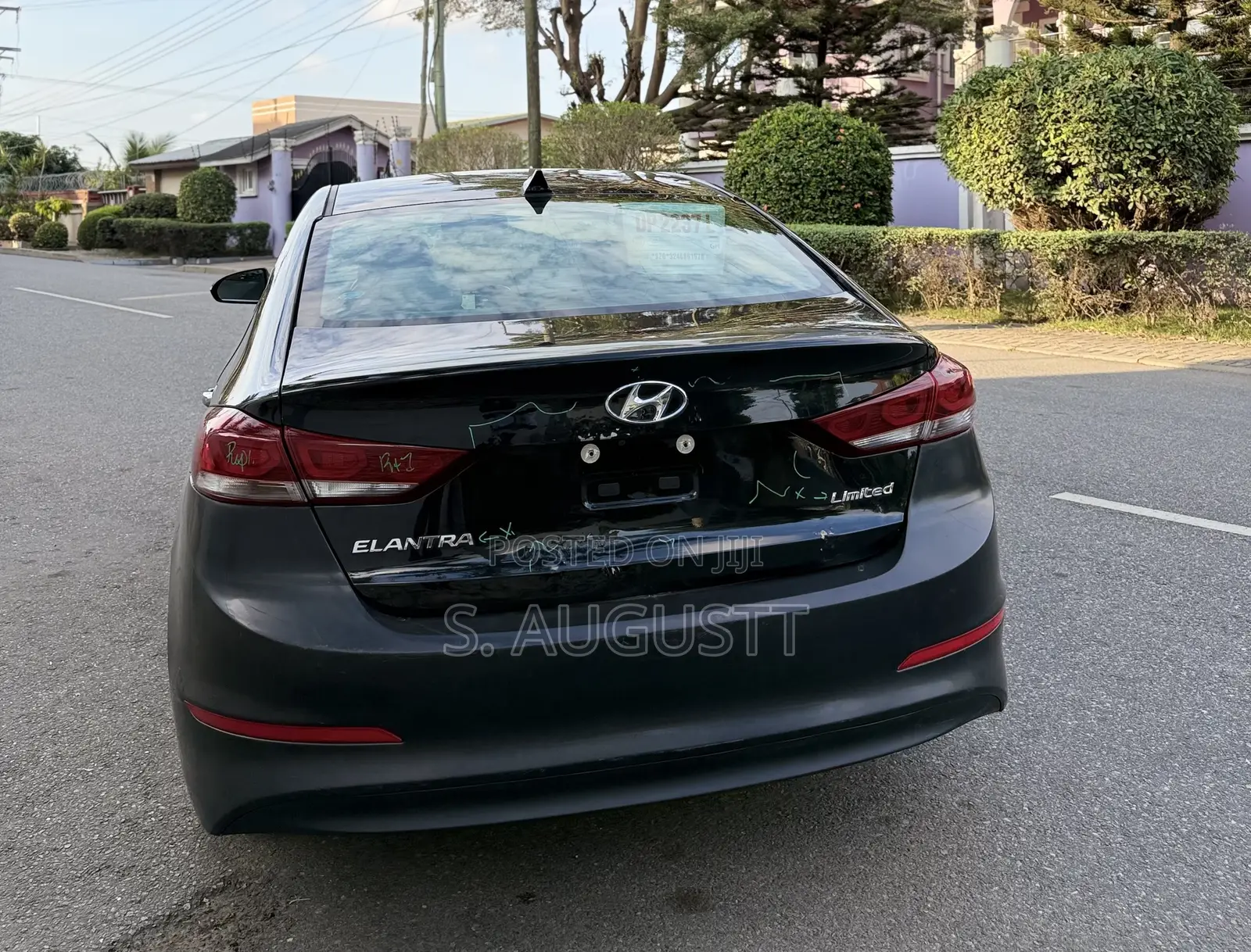 Hyundai Elantra Limited Sedan FWD (2.0L 4cyl 6A) 2017 Black