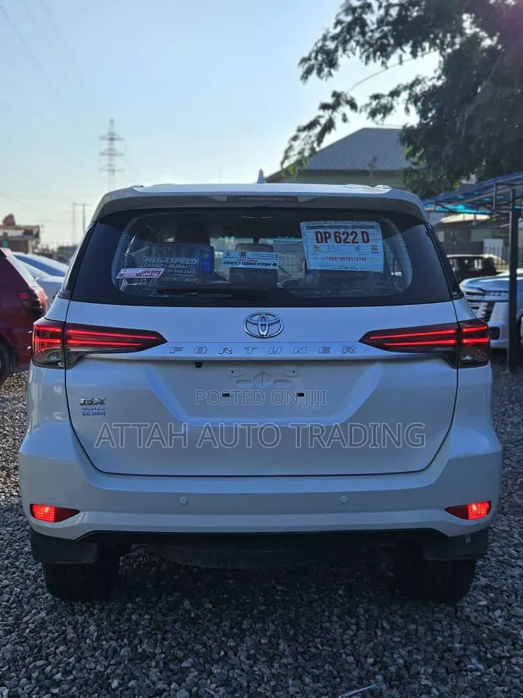 Toyota Fortuner 2022 White