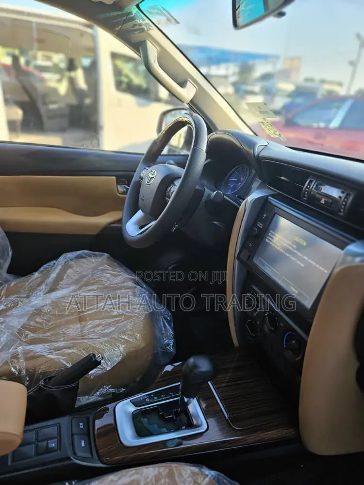 Toyota Fortuner 2022 White