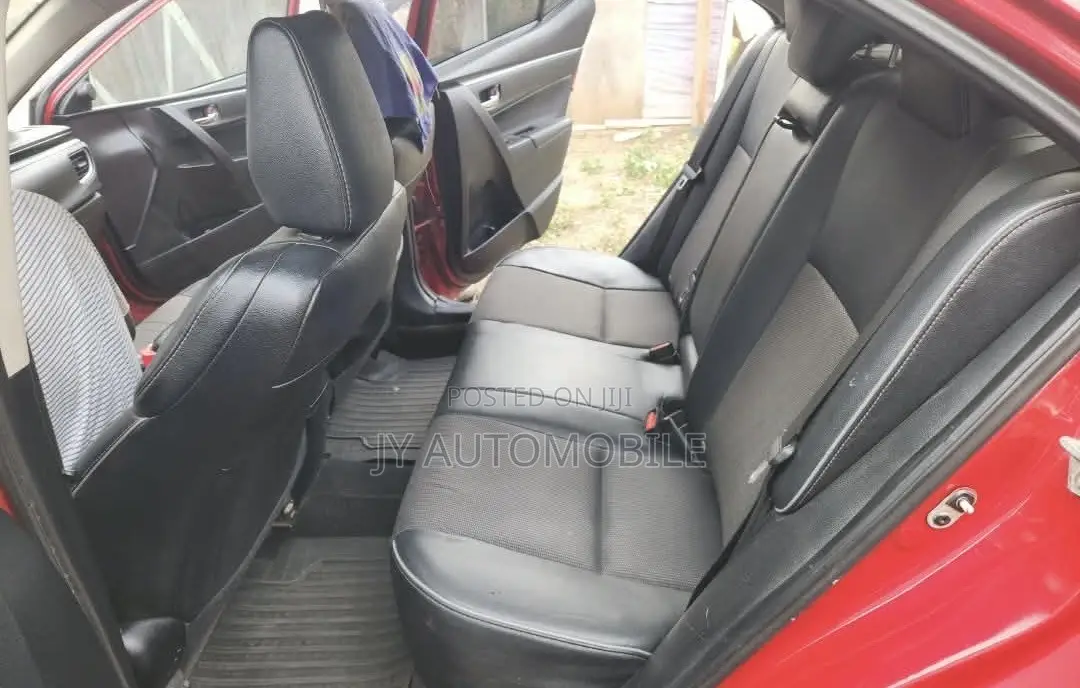 Toyota Corolla 2016 Red