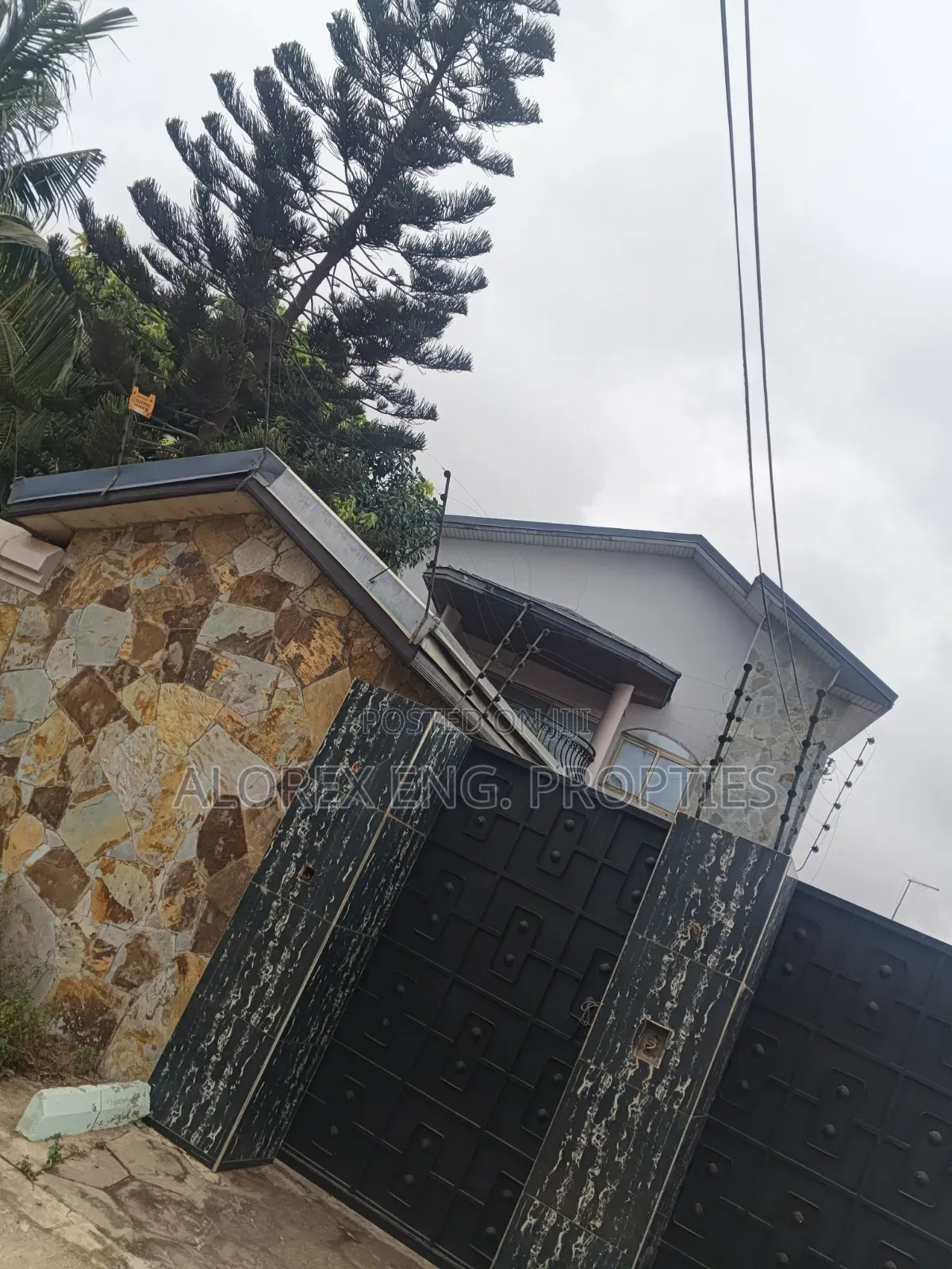 7bdrm Mansion in Adenta, Foster, Frafraha for rent