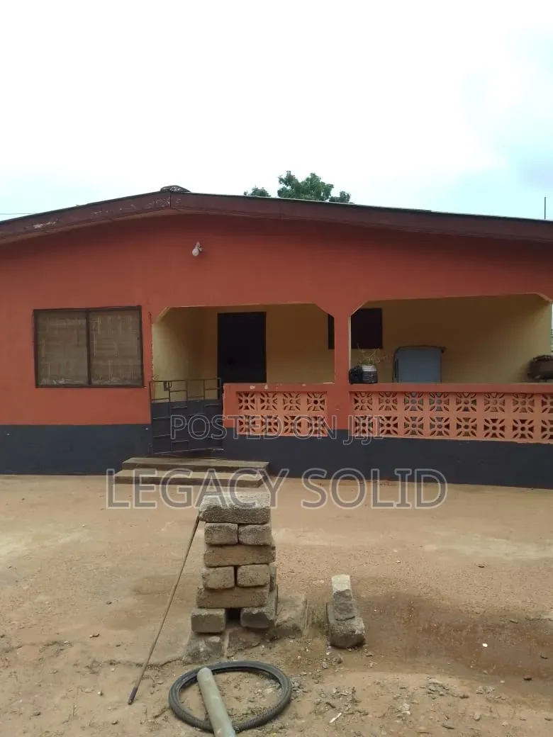 5bdrm House in Legacy Solid Real, New Town for sale