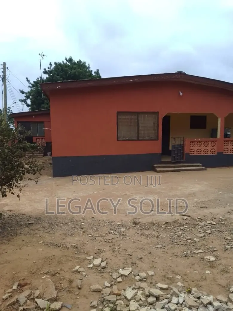 5bdrm House in Legacy Solid Real, New Town for sale