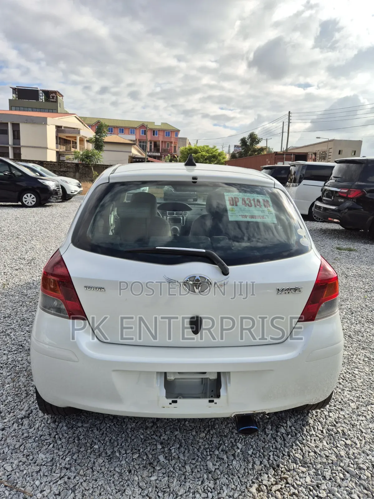 Toyota Vitz 2010 White