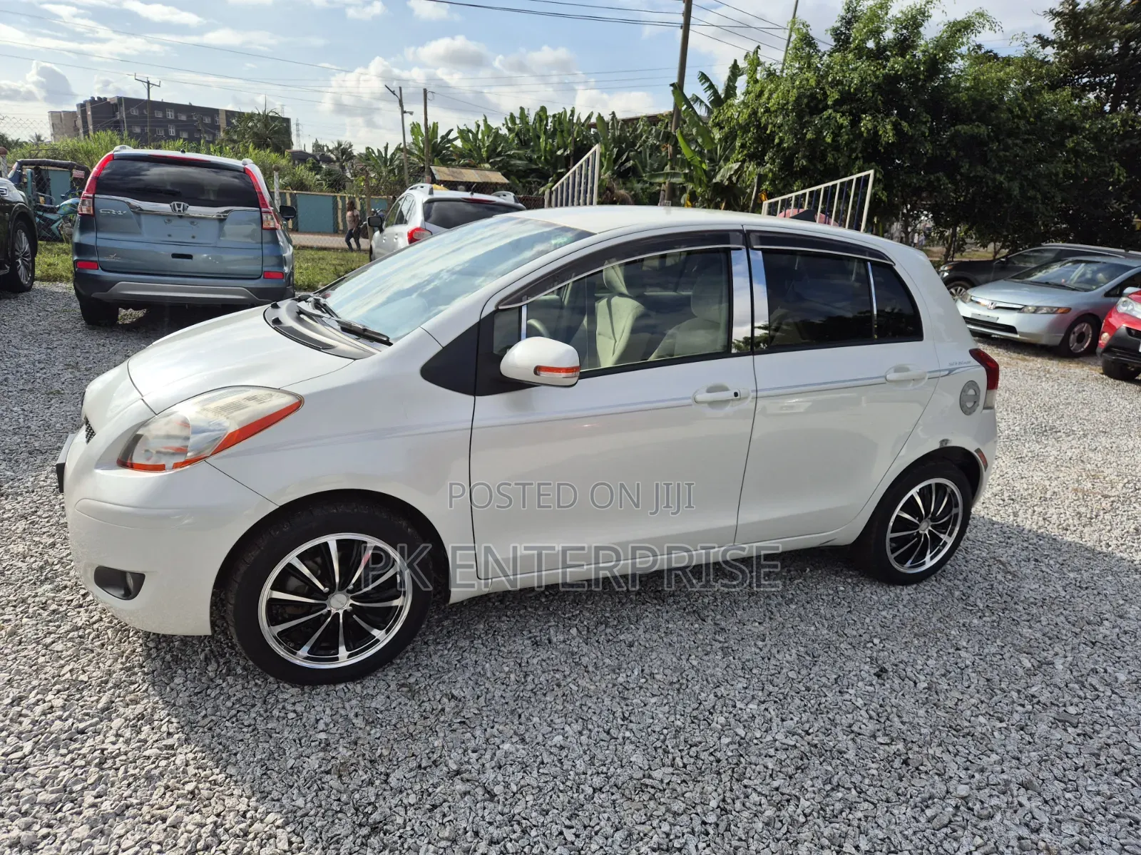 Toyota Vitz 2010 White