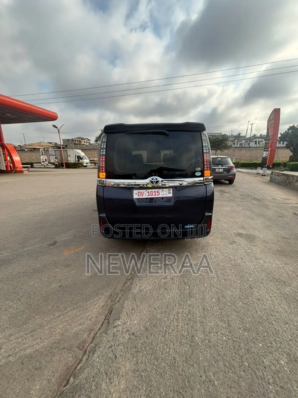 Toyota Voxy X 2WD 8-Seater 2014 Black
