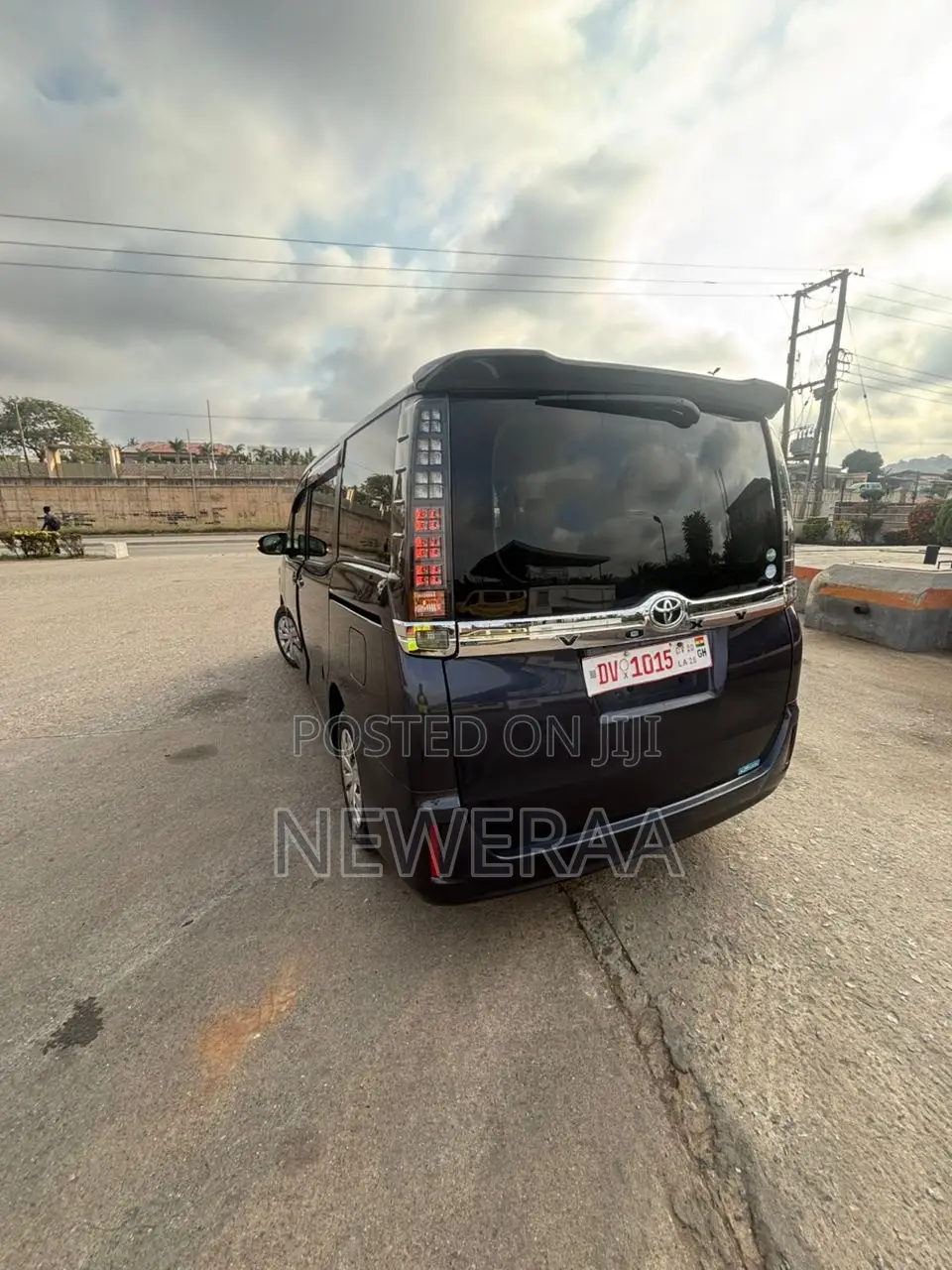 Toyota Voxy X 2WD 8-Seater 2014 Black