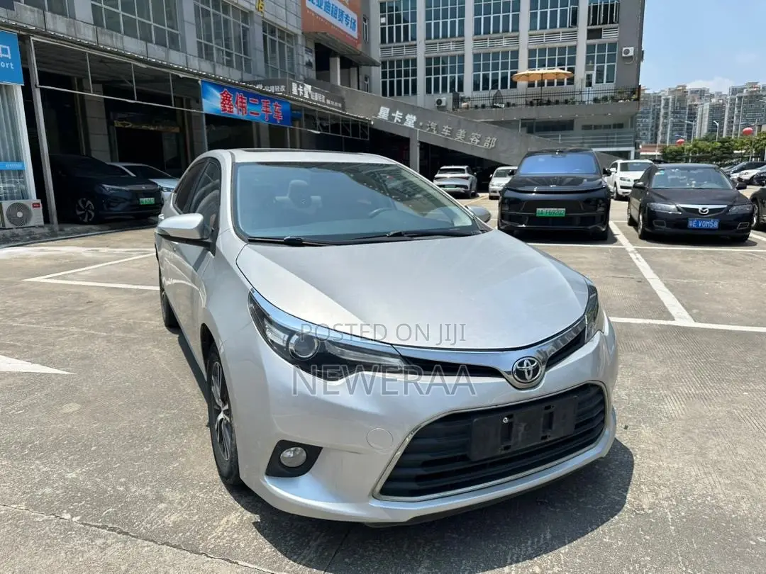 Toyota Corolla LE ECO Premium (1.8L 4cyl CVT) 2016 Silver