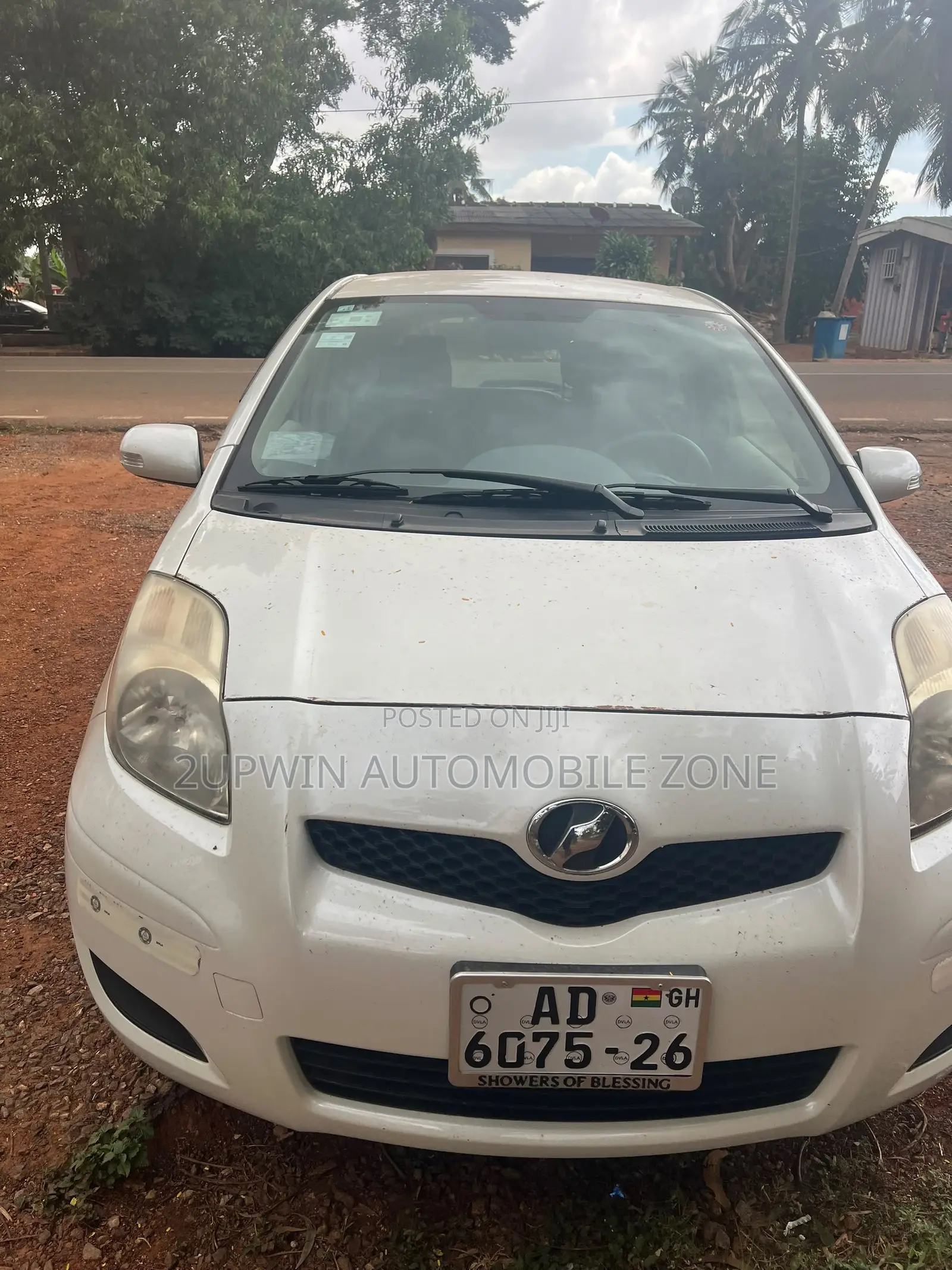 Toyota Vitz 2012 White