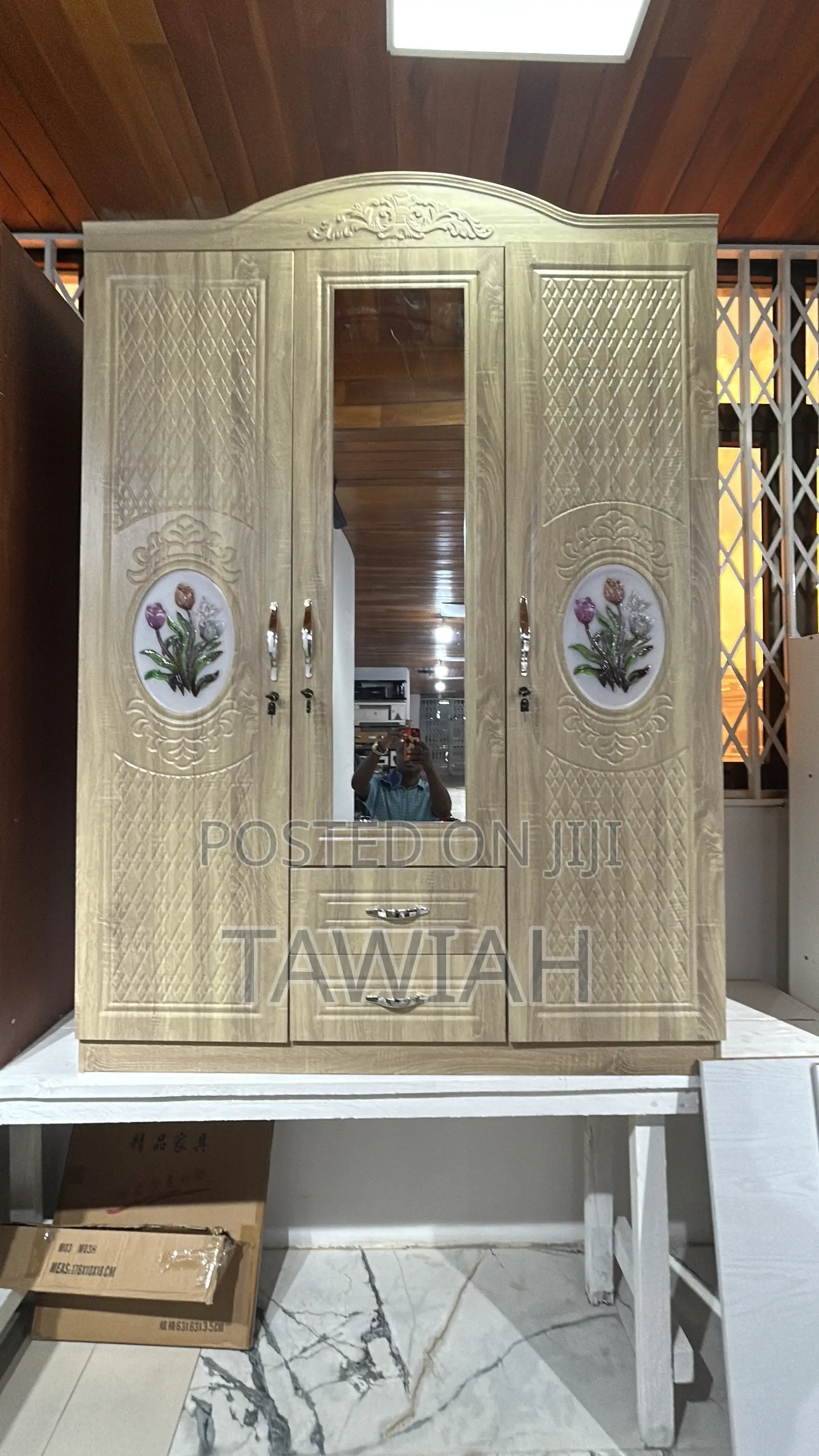 3- Doors Wooden Wardrobe With Mirror