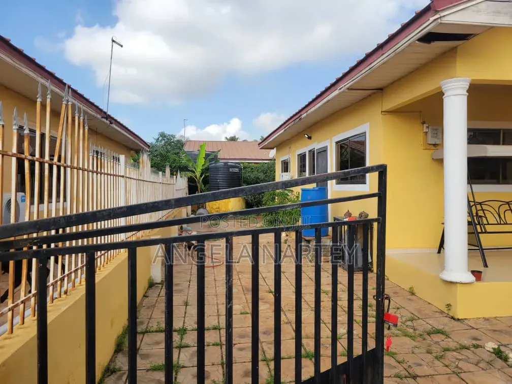 2bdrm House in Community 25 for sale