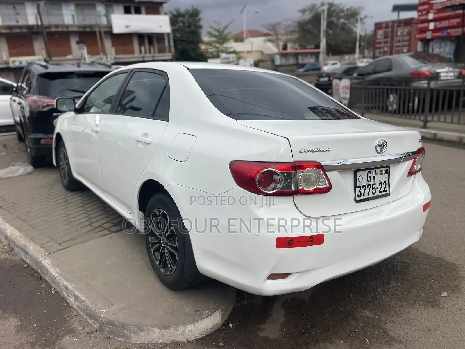 Toyota Corolla LE 4dr Sedan (1.8L 4cyl 4A) 2013 White
