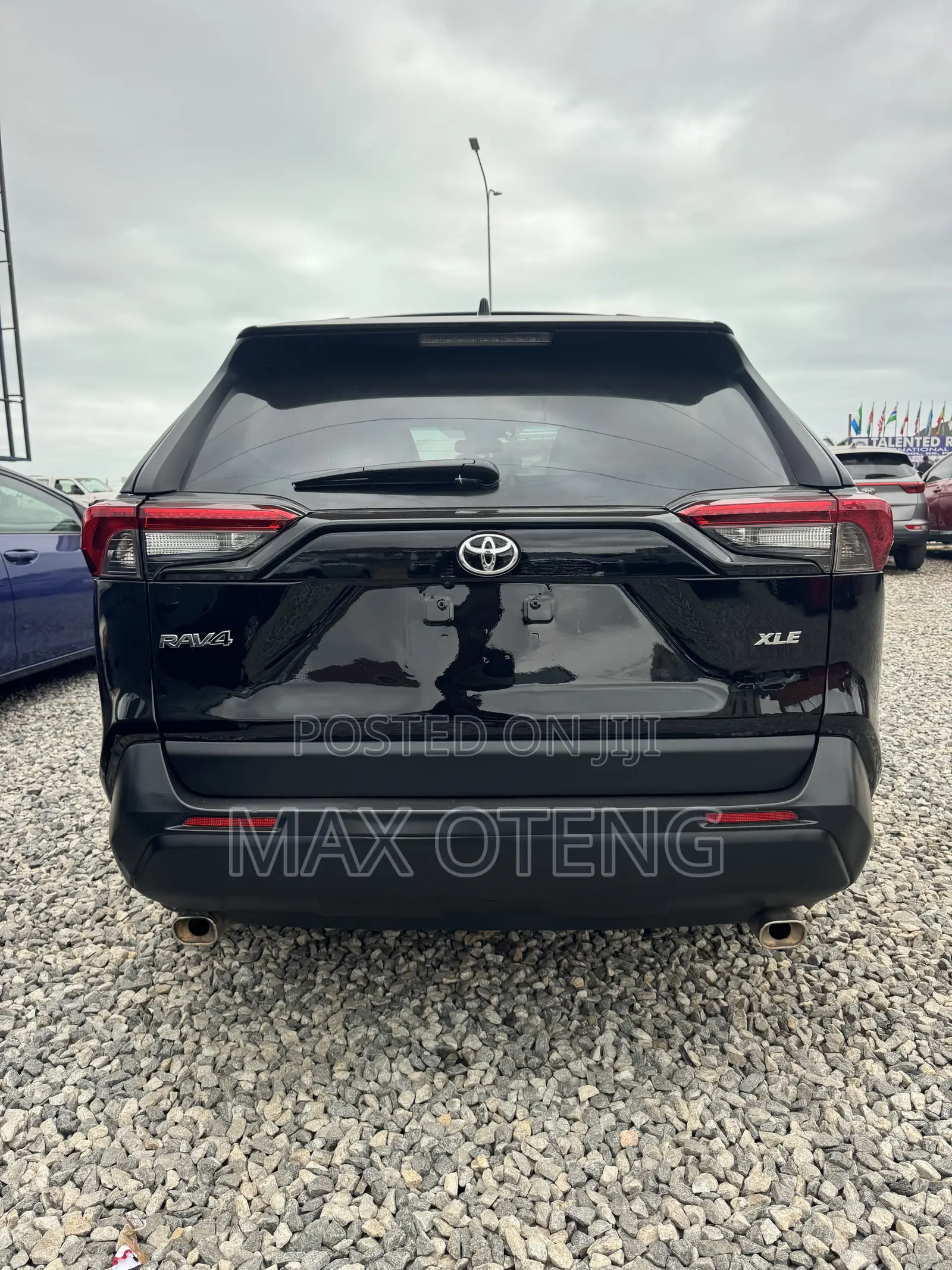 Toyota RAV4 XLE 2022 Black
