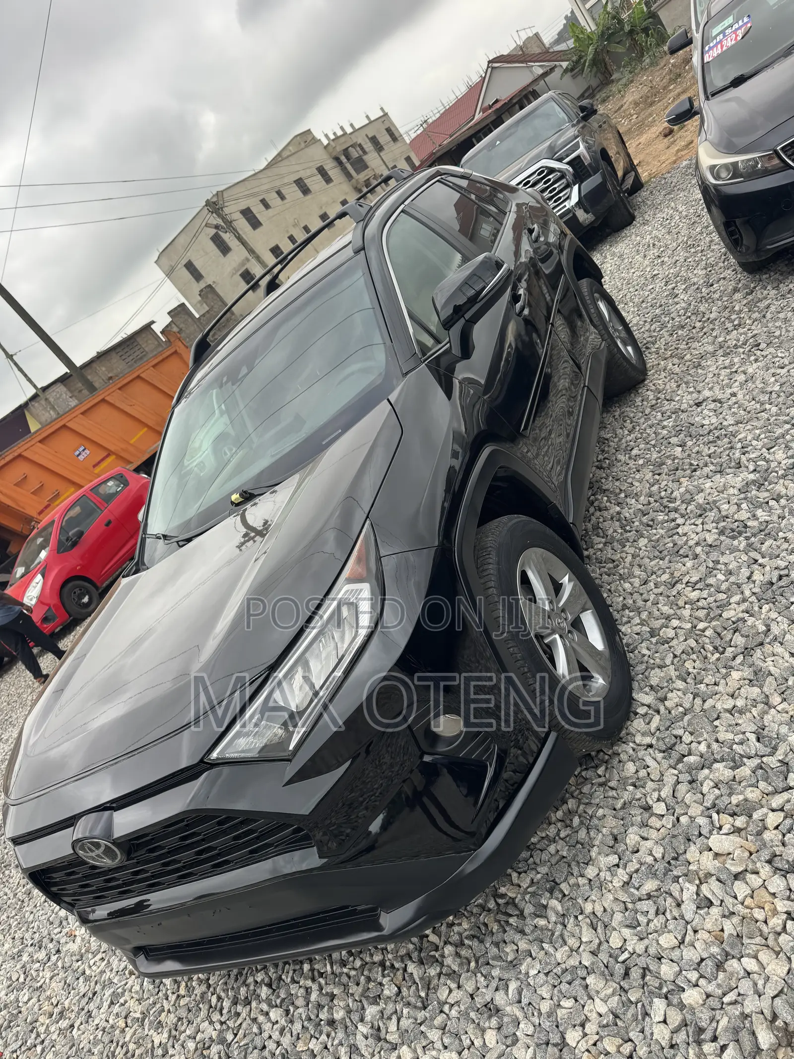 Toyota RAV4 XLE 2022 Black
