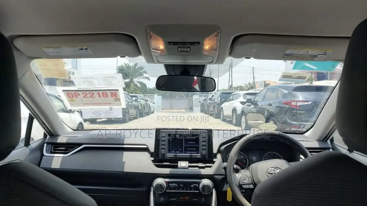 Toyota RAV4 LE AWD 2020 White