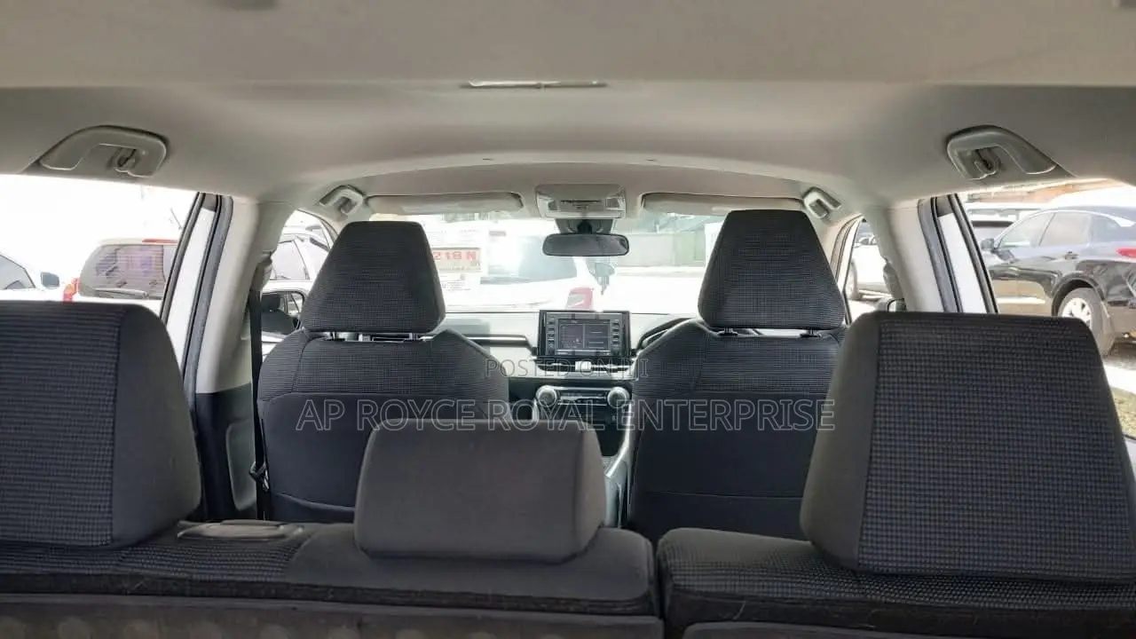 Toyota RAV4 LE AWD 2020 White