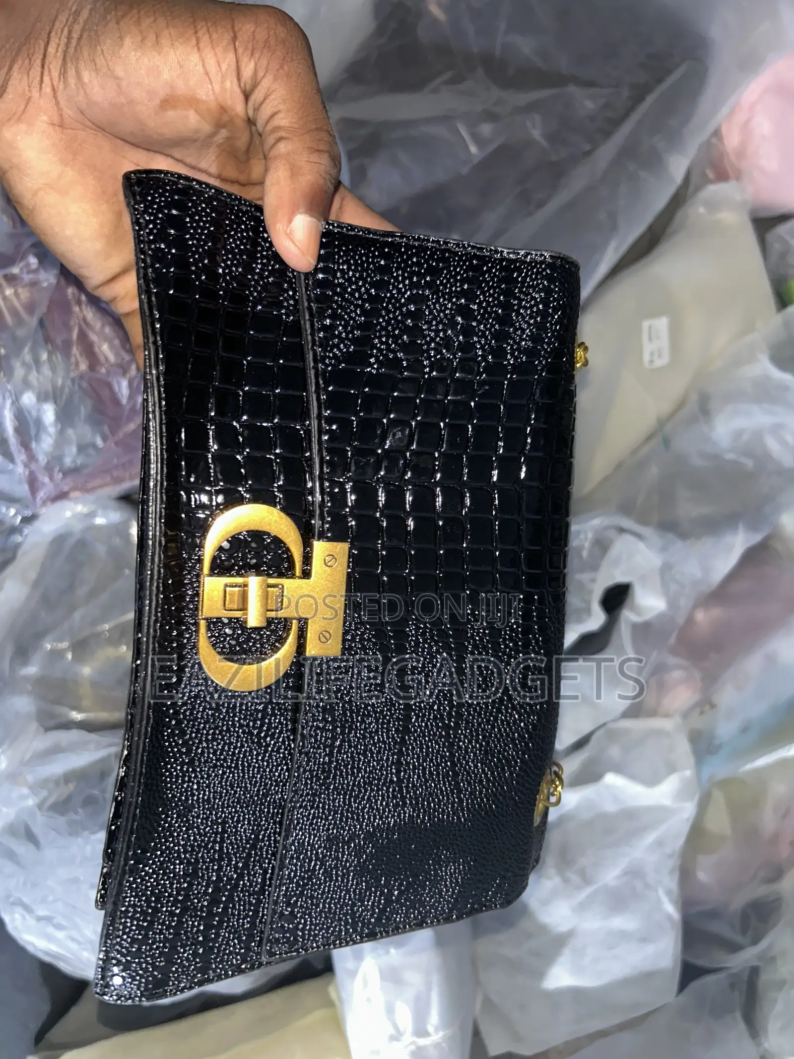 Croc-Embossed Crosdbody Bag