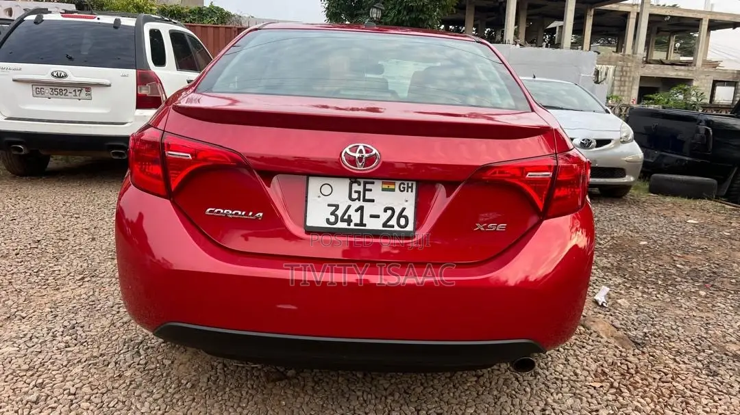 Toyota Corolla XSE (1.8L 4cyl 2A) 2018 Red