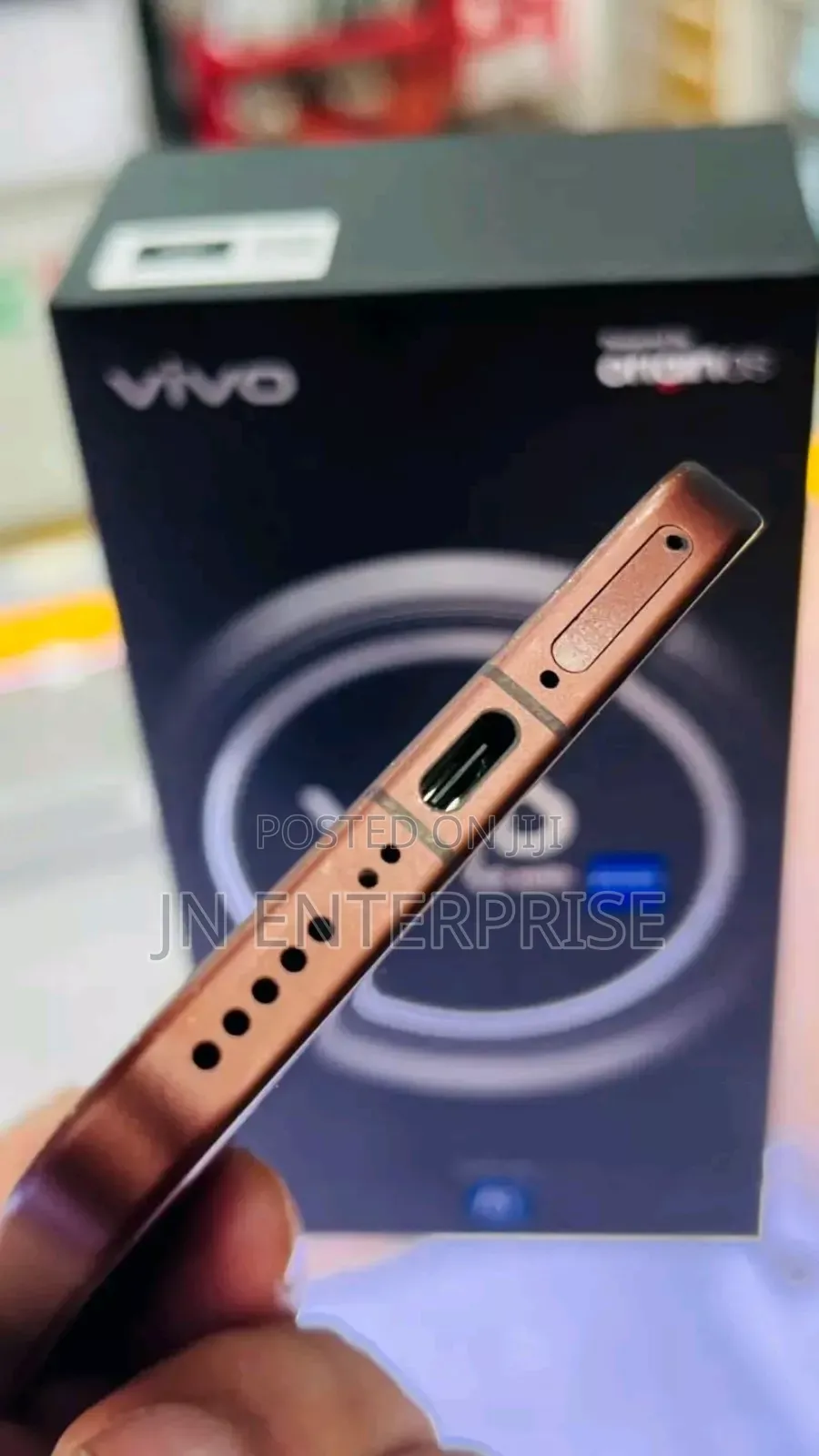New Vivo V70 256 GB Orange