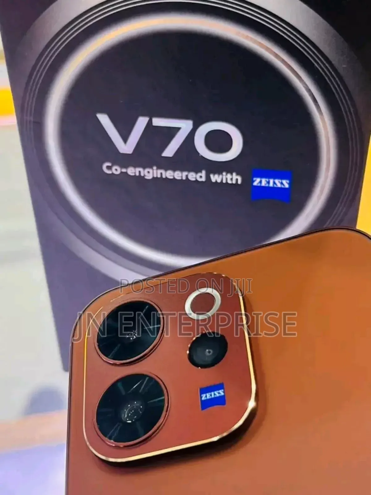 New Vivo V70 256 GB Orange