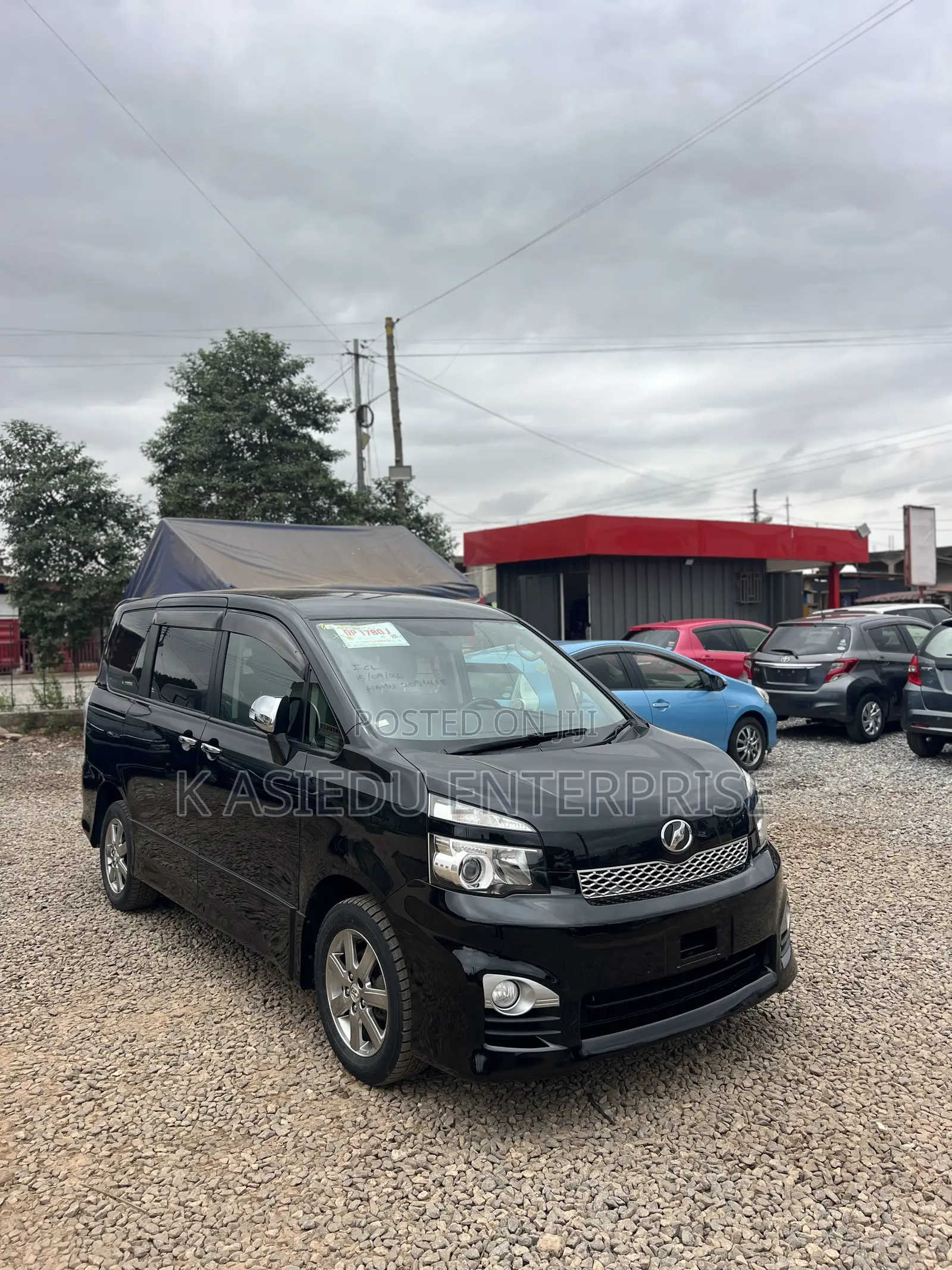 Toyota Voxy V 4WD 8-Seater 2012 Black