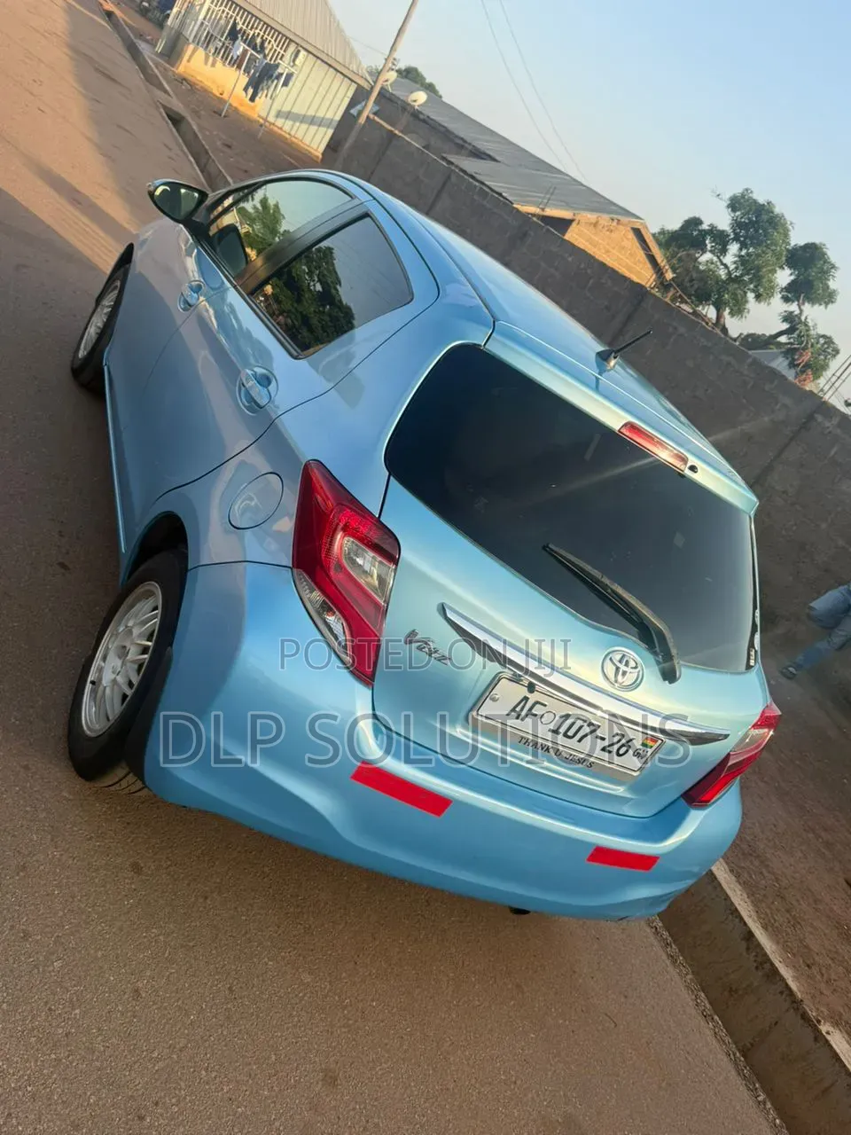 Toyota Vitz 1.3 FWD 5dr 2015 Blue