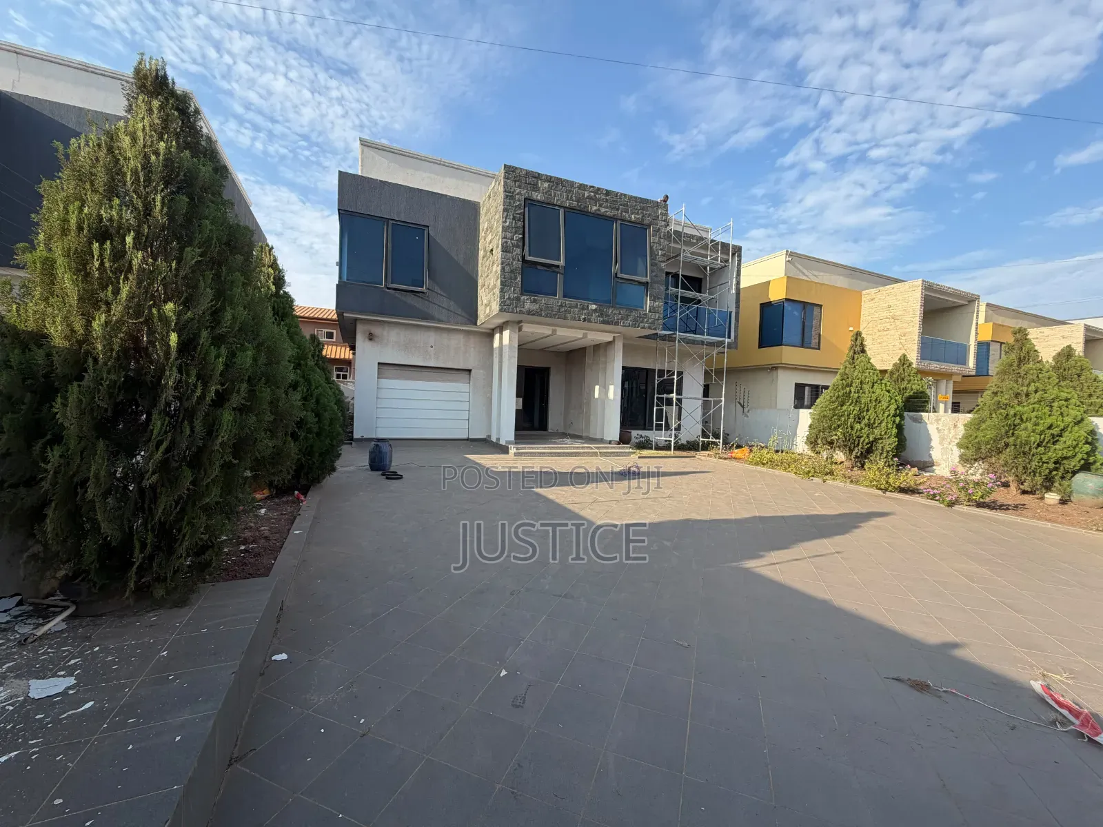 4bdrm House in East Legon, Boundary Road Area for rent