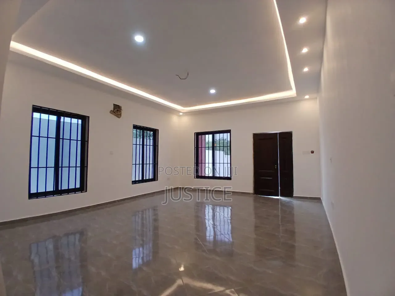 3bdrm House in Oyarifa, Ghana Flag for sale