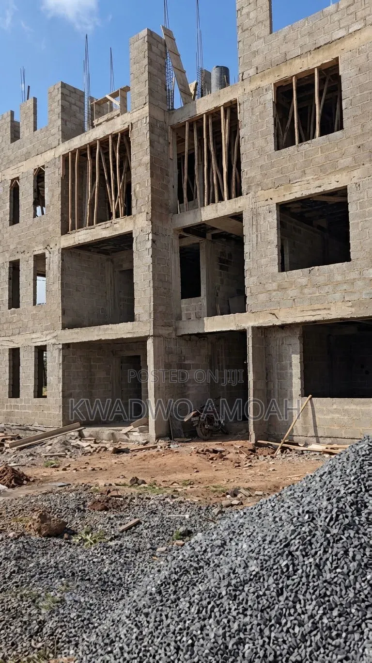 16bdrm Apartment in Community 25 for sale