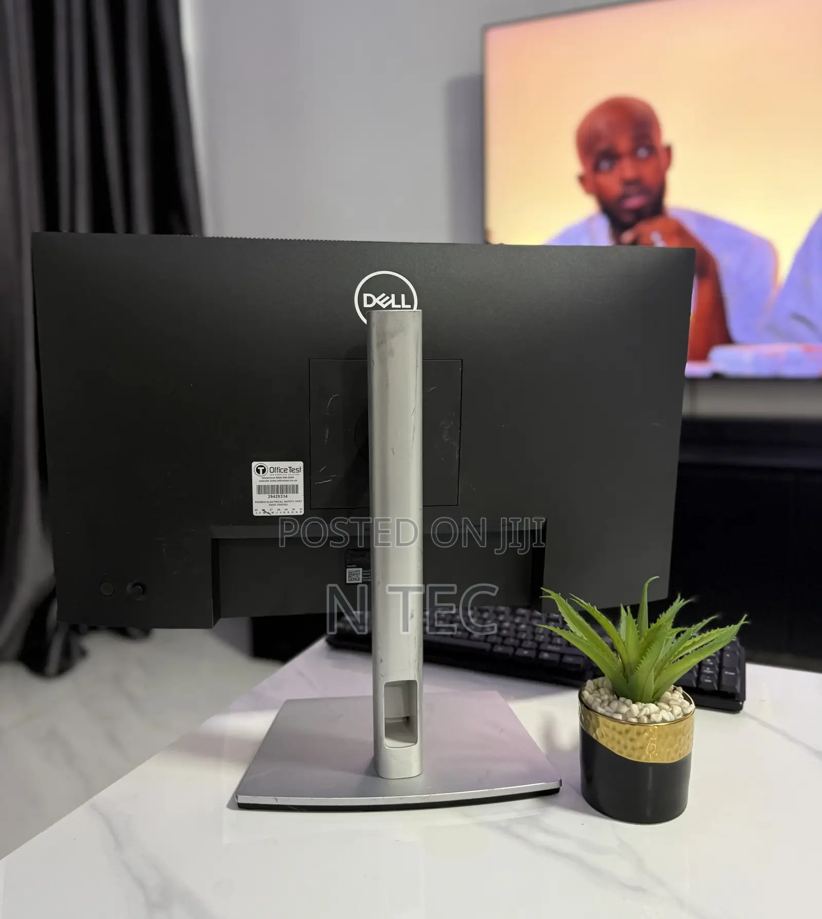 Dell 24 Inches Edgeless Monitor